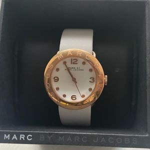 Marc Jacobs White and rose gold leather watch
